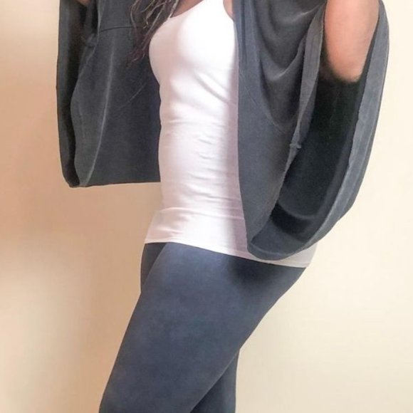 (NWT) Mineral Wash Cape - Picture 3 of 7